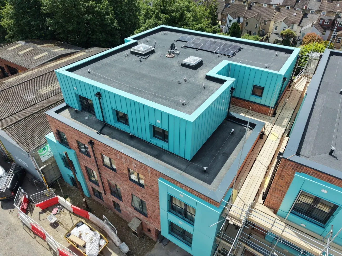 Block BH & GG — upper roof levels